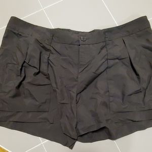 Pleated gray Shorts